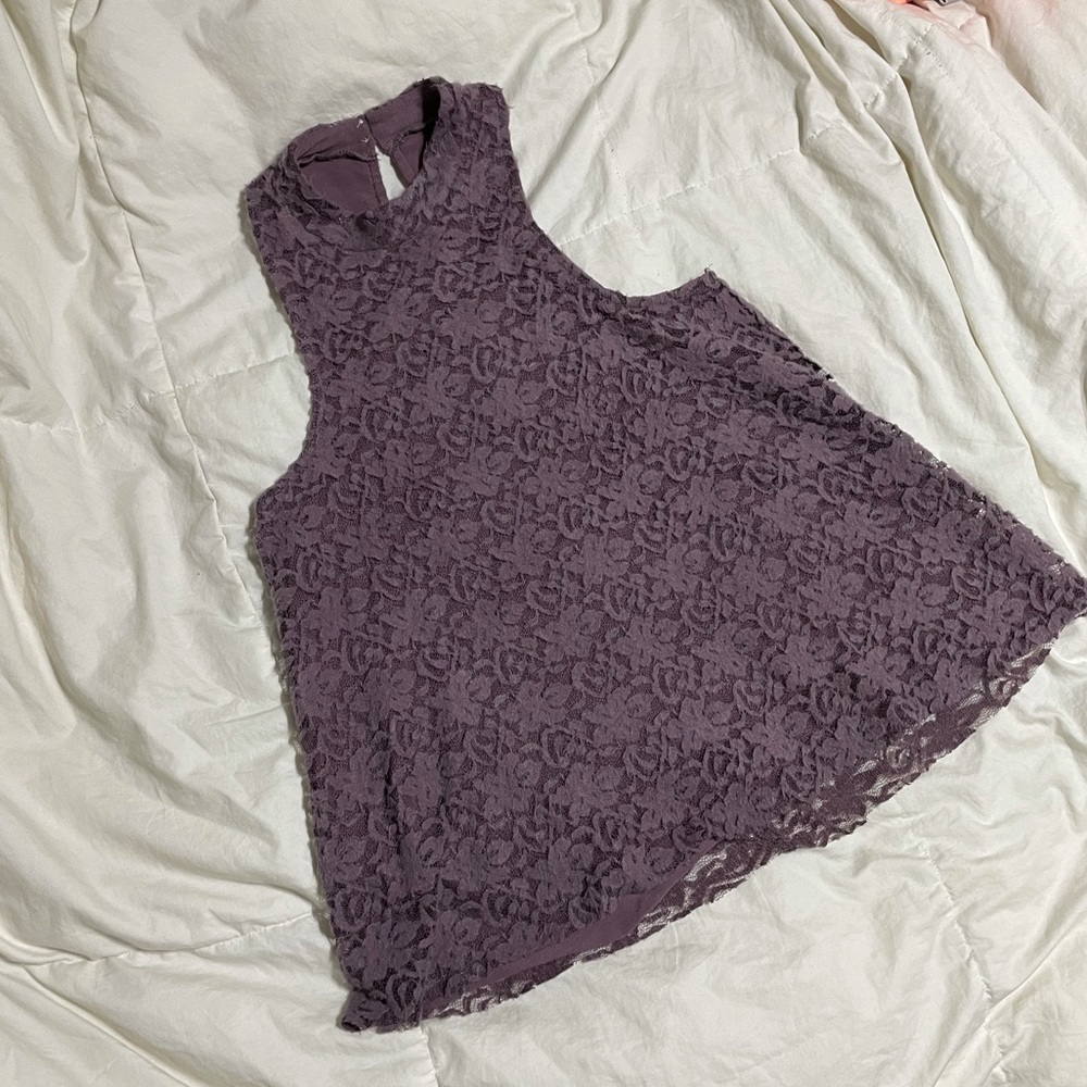 • Hollister • Small